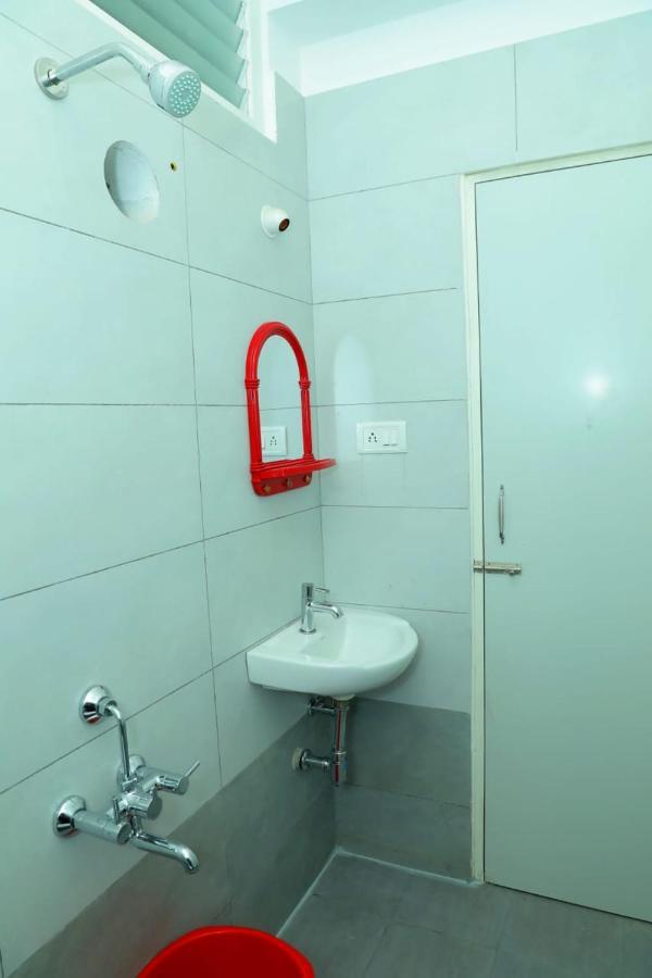 Lia'S Homestay Пондичерри Экстерьер фото